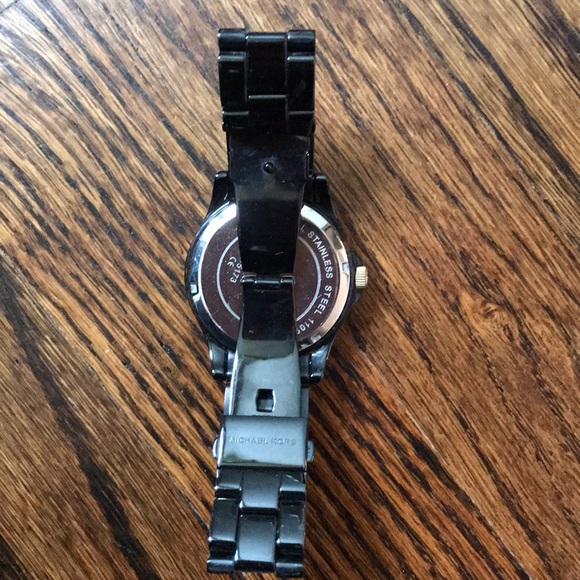 Michael Kors black and gold ceramic watch main image 4
